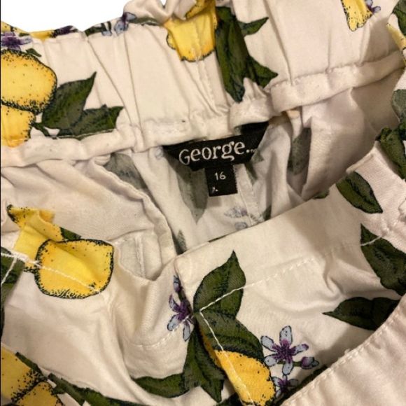 🍋 Cute summer/vacation shorts 🍋 size 16 - Picture 3 of 3